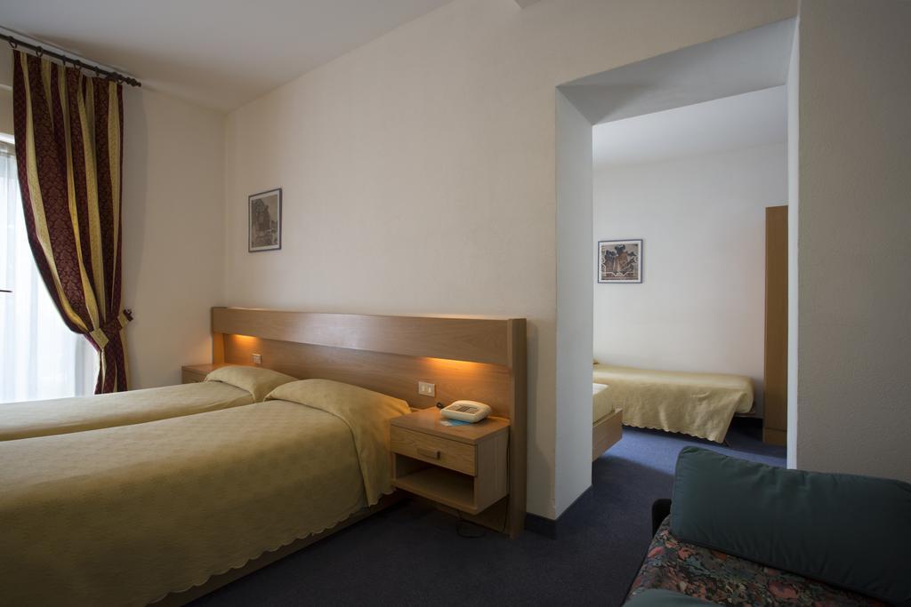 Hotel Alberello Riva del Garda Quarto foto